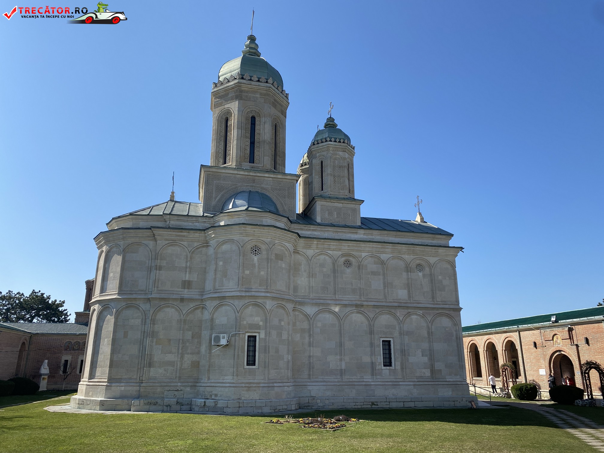 M?n?stirea Dealu | Obiective turistice de v?zut ?i vizitat