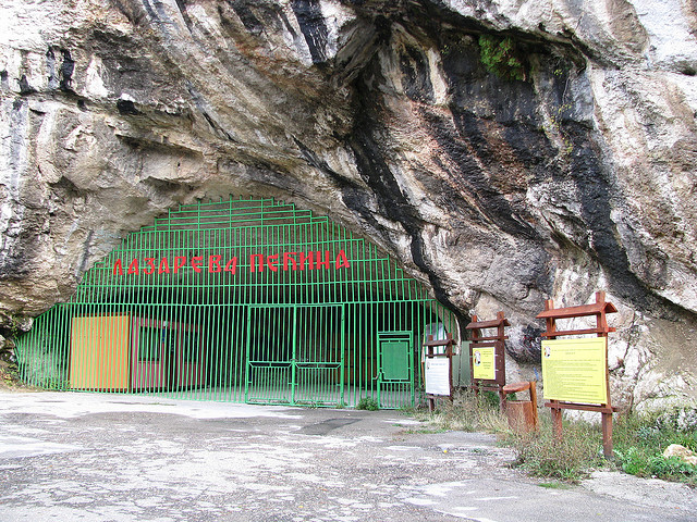Peștera Lazareva