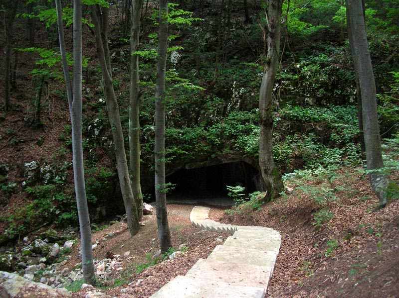 Peștera Ravništarka 1