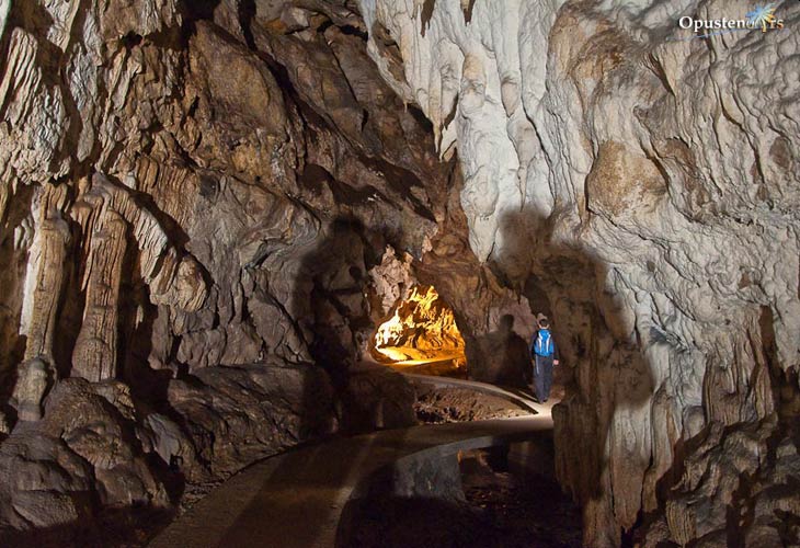 Peștera Ravništarka