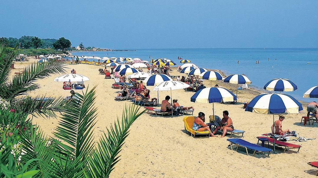 Plaja Roda Corfu Plaja Roda – Obiective turistice de văzut și vizitat