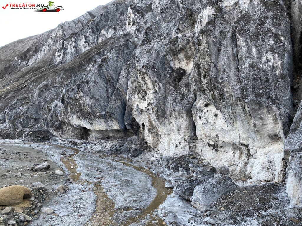 Muntele de sare de la Meledic 25 rafting pe buzau si ture externe din romania sau canyoning pe Porumbacu